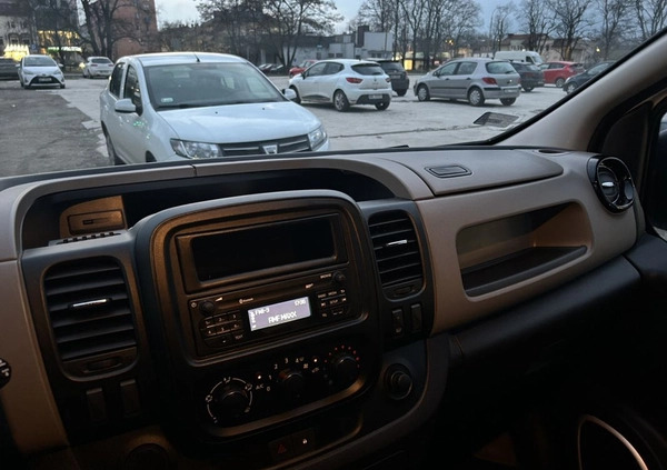 Renault Trafic cena 51900 przebieg: 177616, rok produkcji 2017 z Wołomin małe 67
